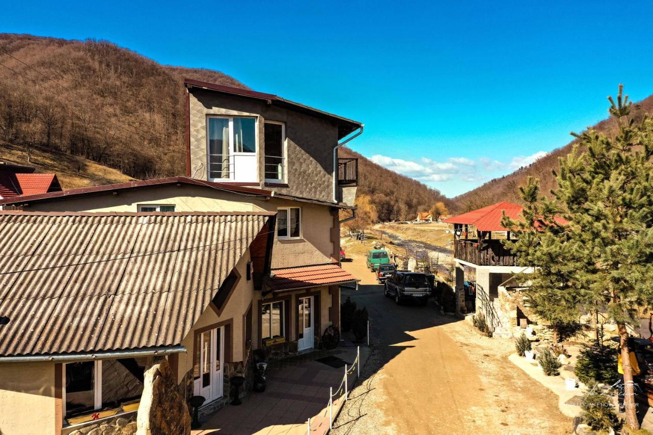 Casa Micutu Si Lya Villa Strungari Buitenkant foto