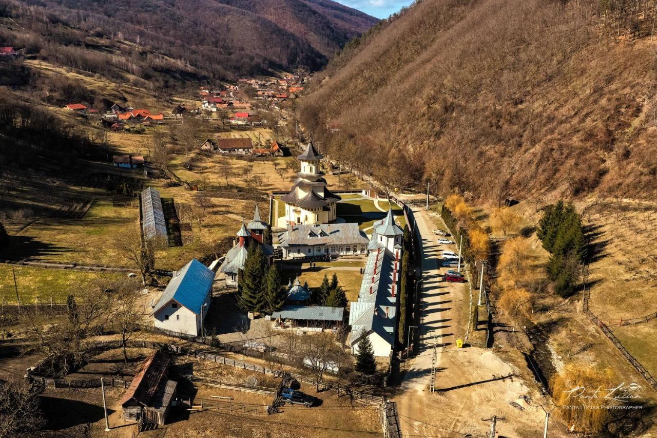 Casa Micutu Si Lya Villa Strungari Buitenkant foto