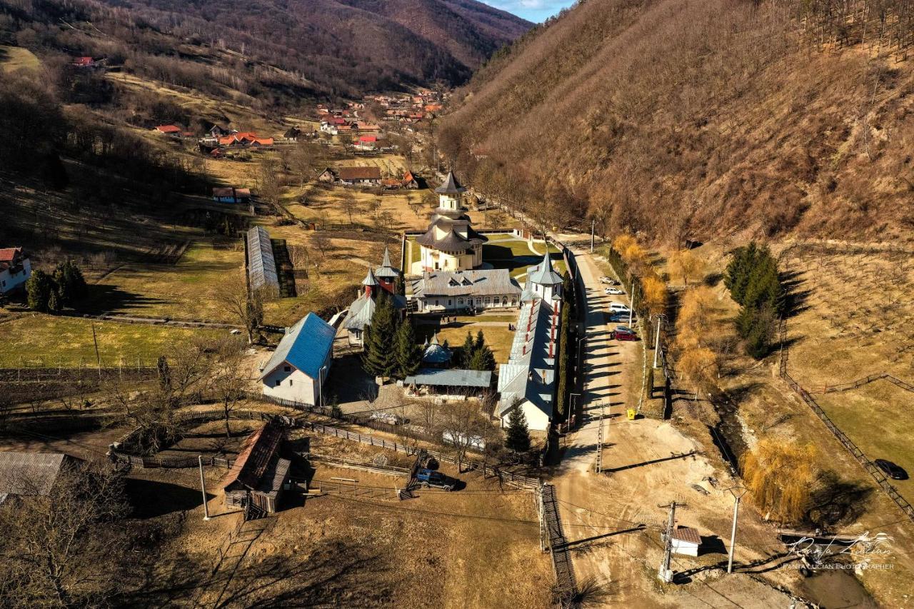 Casa Micutu Si Lya Villa Strungari Buitenkant foto